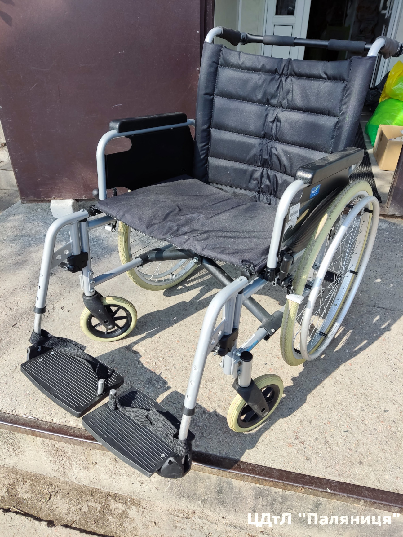 Крісло інвалідне